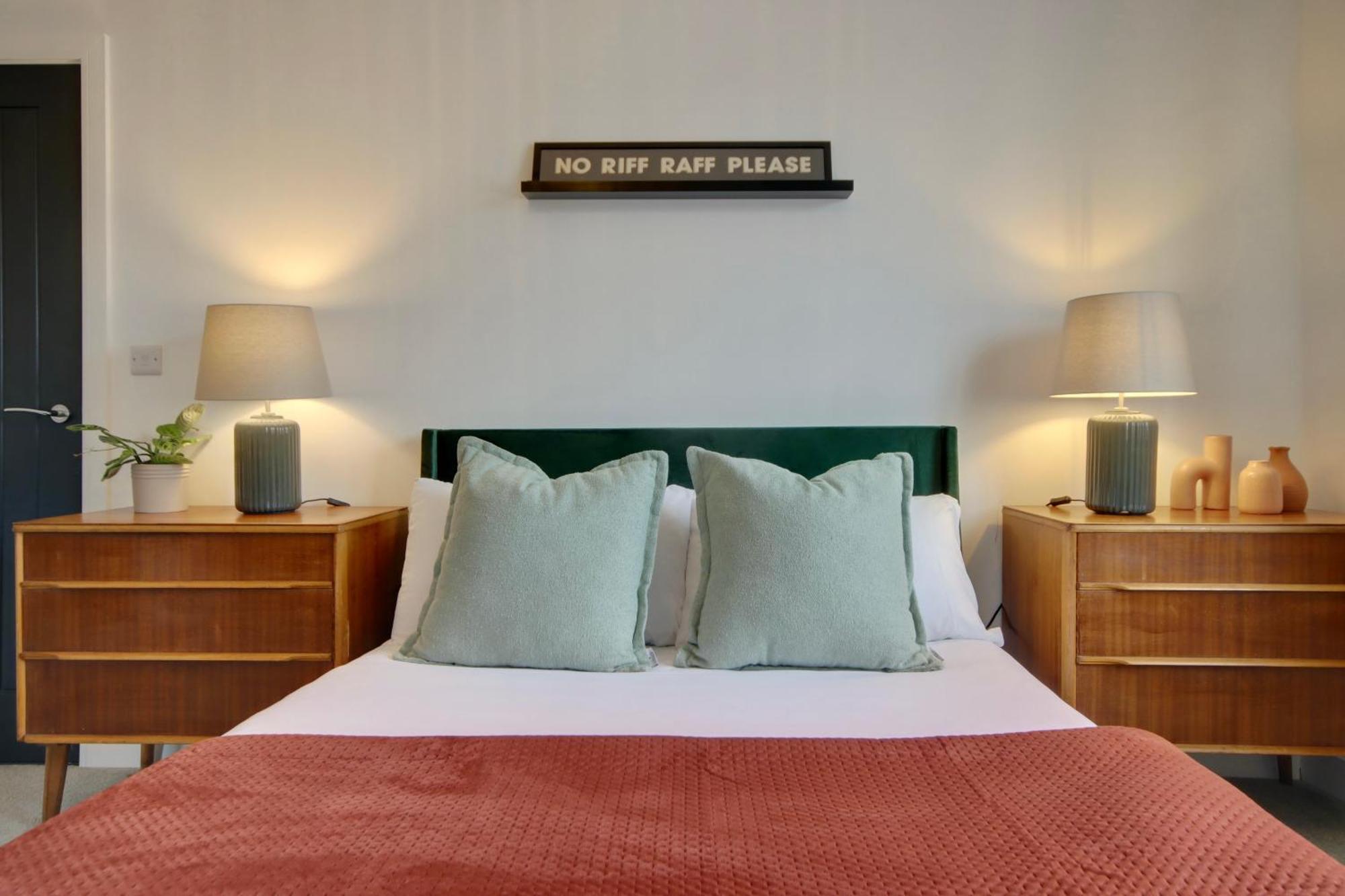 Clover Lodge Portsmouth Luxury Home With Off Road Free Parking Екстер'єр фото
